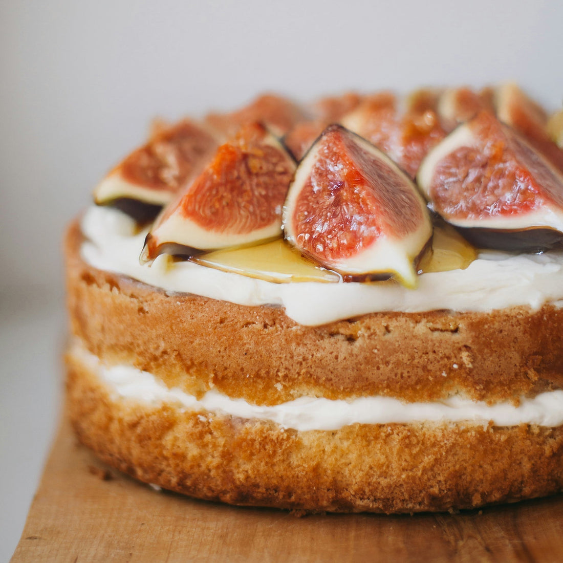 salted caramel oolong fig cake