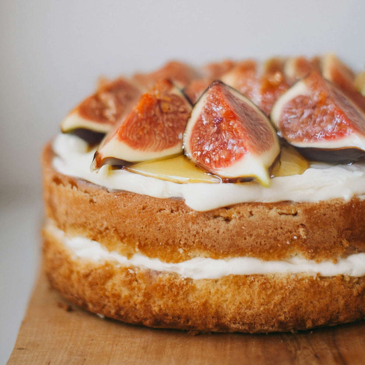 salted caramel oolong fig cake